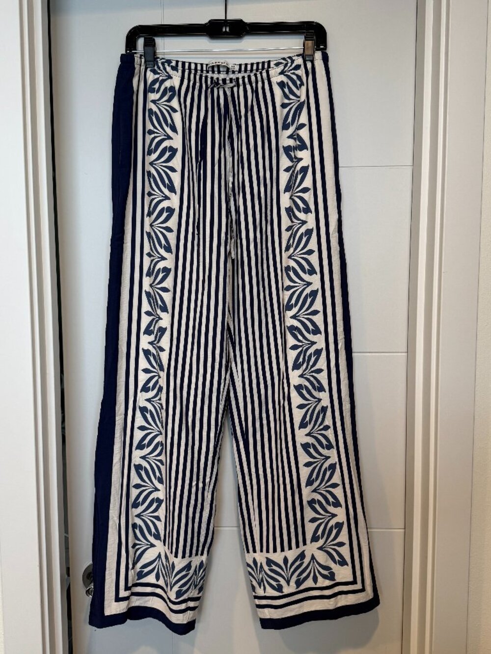 Abercrombie flowy wide leg pants size M